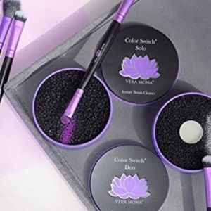 Vera Mona Color switch instant brush cleaner Brush cleaning compact tin NWT